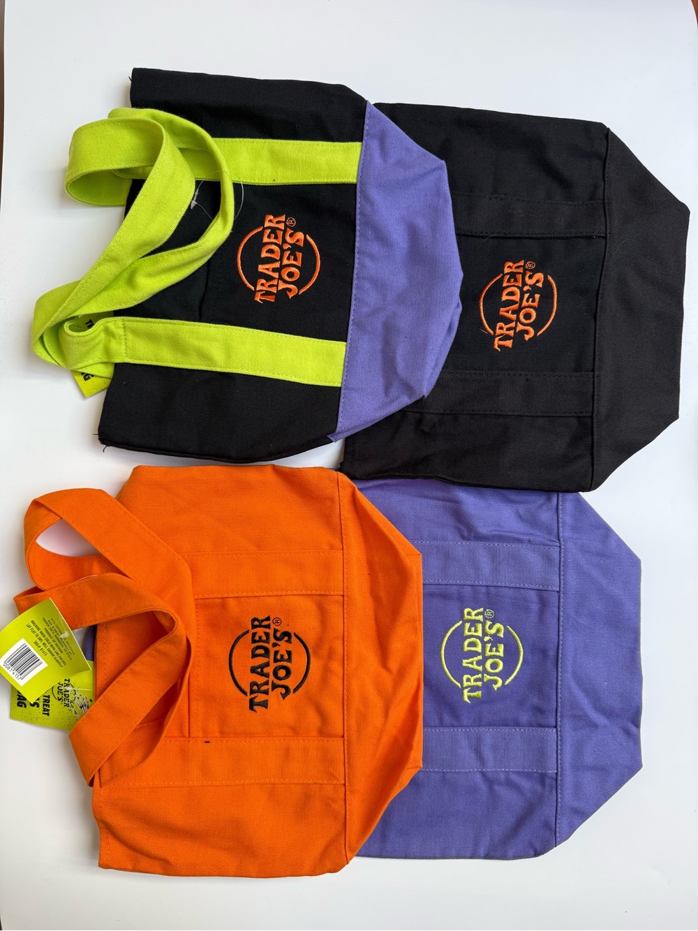 Trader Joe’s Trick-or-Treat Canvas Tote Bag Set of 4 Halloween
